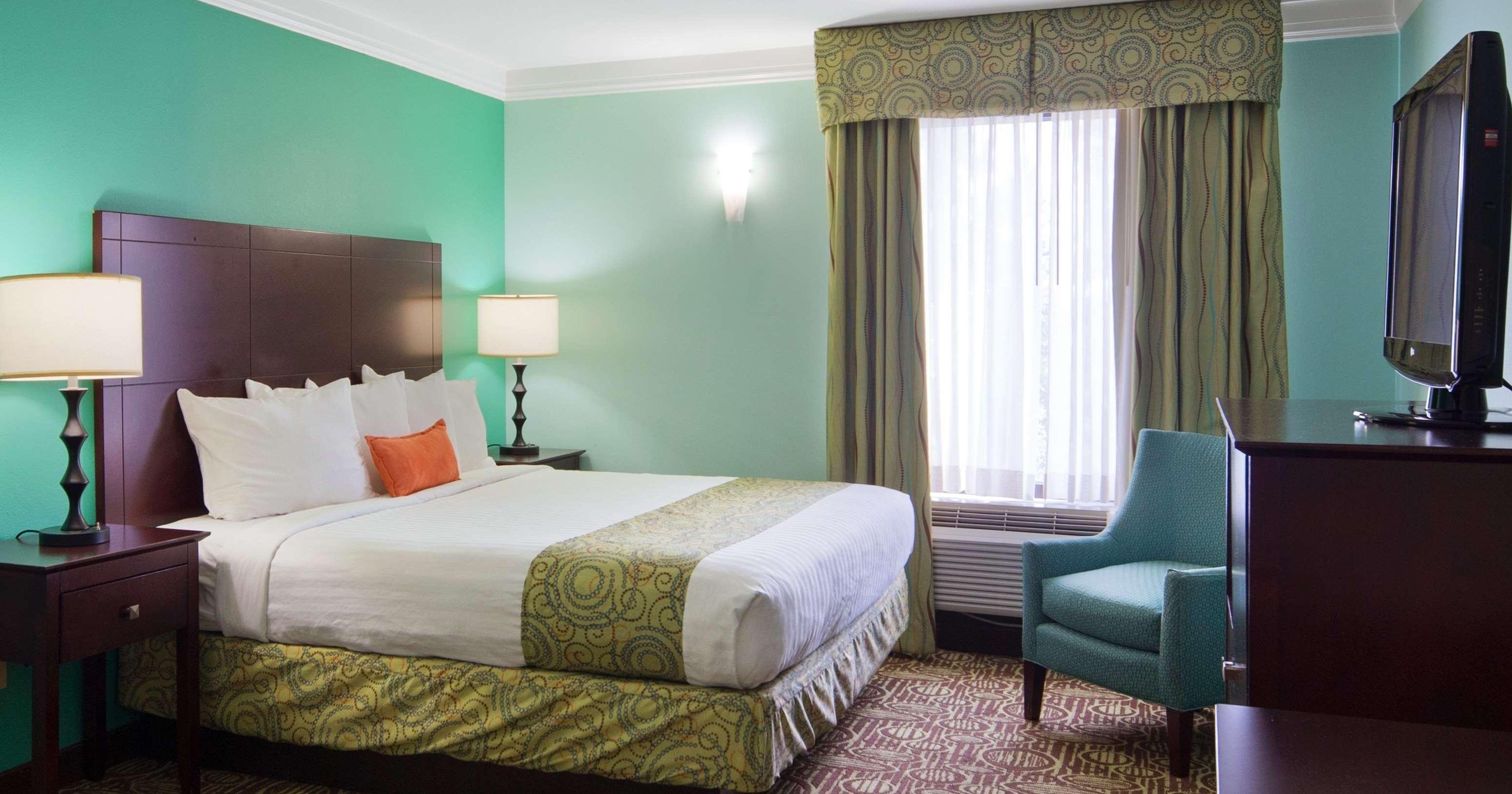 Best Western Plus Glen Allen Inn Bagian luar foto